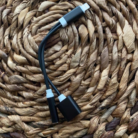 lightning Charger & Aux toggle adapter for iPhone new black silver new - Picture 2 of 3